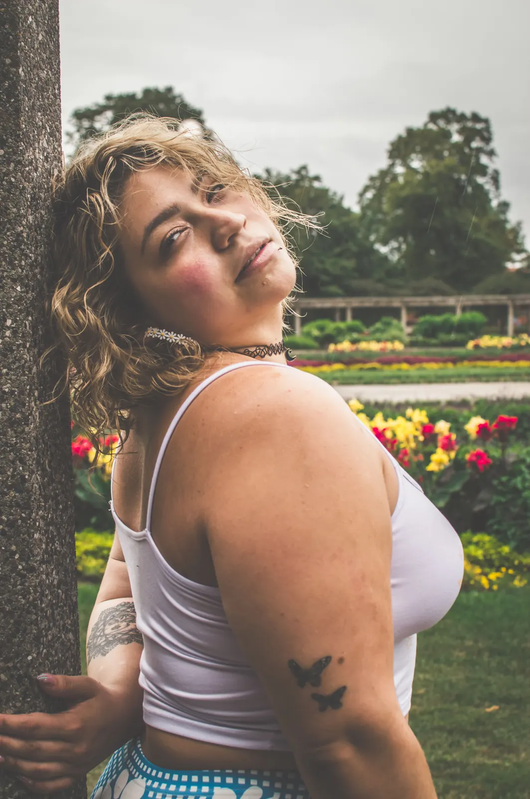 Illustrative stock photo of a curvy woman, styled for BBW Single's Cork page. Not an actual member.